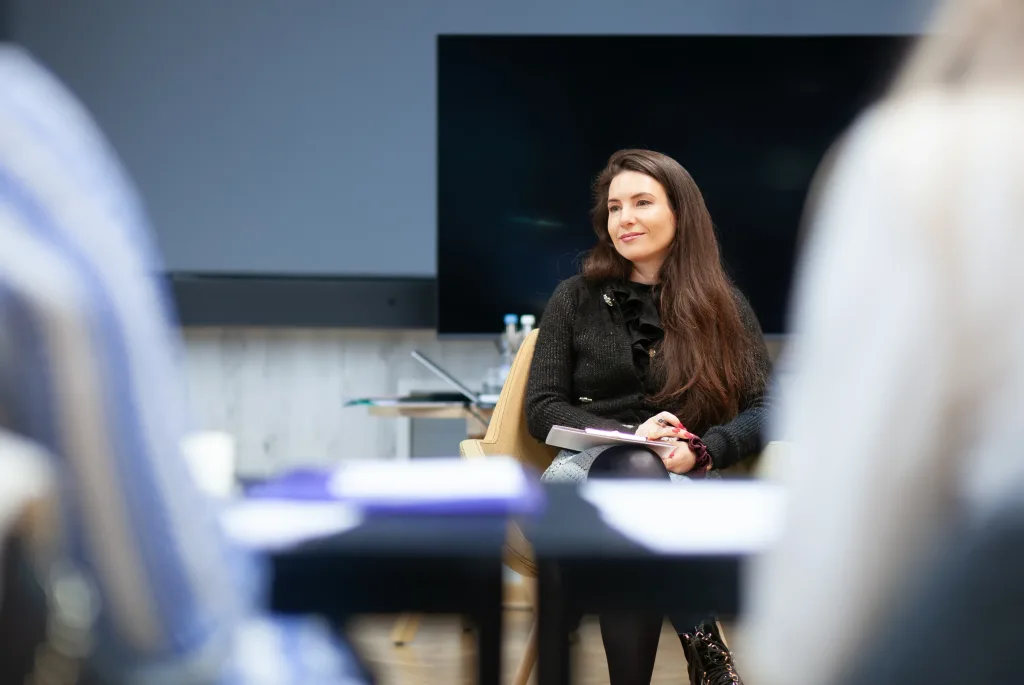 trenerka Agnieszka Frankiewicz podczas kursu NLP